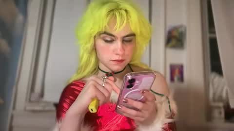 Emi Rose online show from 12-17-25, 07:36