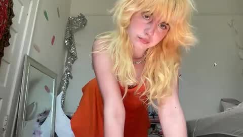 Emi Rose online show from 06-03-26, 07:41