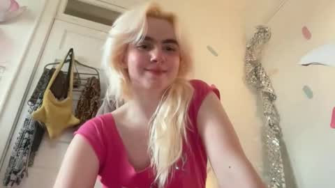 Emi Rose online show from 06-06-26, 11:42