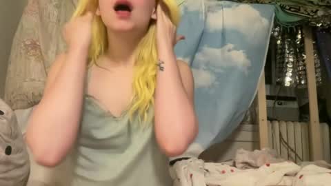 Emi Rose online show from 06-22-26, 05:37