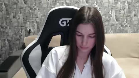 Nancy online show from 01-22-25, 02:14