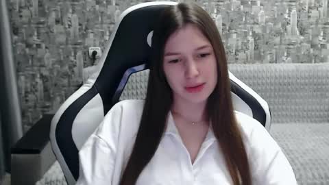 Nancy online show from 02-19-25, 02:12