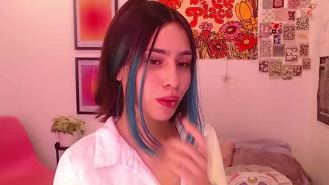 Snapshot of honeyypeaach chatting on 10-29-25, 09:27 online show from 10-29-25, 09:27