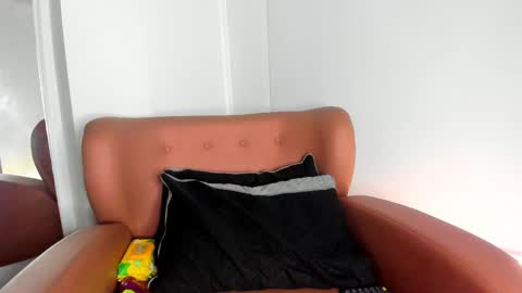 honnyy_23 online show from 10-04-25, 08:18