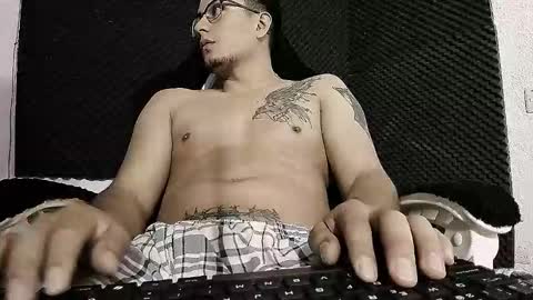 Snapshot of honter20 chatting on 11-08-25, 10:08 robiin online show from 11-08-25, 10:08