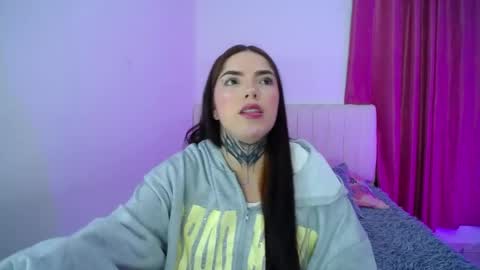 Snapshot of hoot_alicee chatting on 05-26-26, 09:44 ONLYFANS online show from 05-26-26, 09:44
