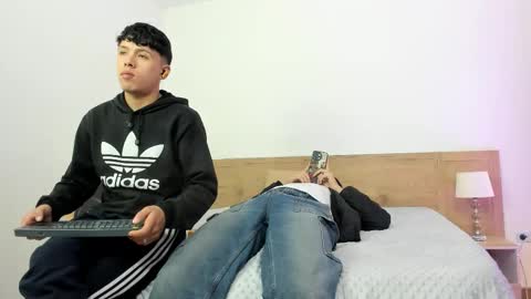 Snapshot of hoot_booys_ chatting on 02-15-26, 07:54 hoot_booys_ online show from 02-15-26, 07:54