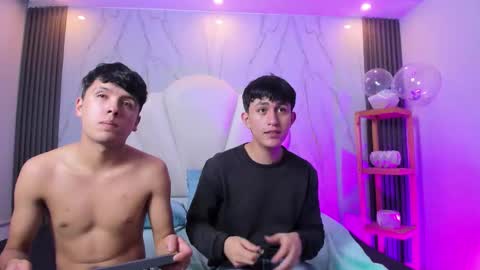 Snapshot of hoot_booys_ chatting on 03-05-26, 09:33 hoot_booys_ online show from 03-05-26, 09:33