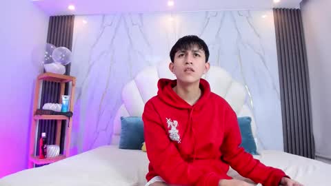 Snapshot of hoot_booys_ chatting on 03-14-26, 07:52 hoot_booys_ online show from 03-14-26, 07:52