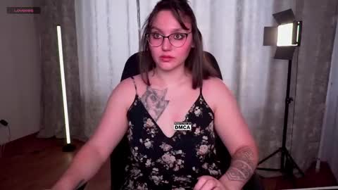 Snapshot of hoot_owl_cb chatting on 03-02-26, 12:35 Karina online show from 03-02-26, 12:35