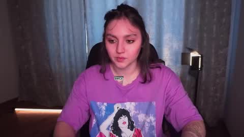 Snapshot of hoot_owl_cb chatting on 03-22-26, 06:06 Karina online show from 03-22-26, 06:06