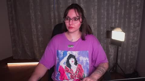 Snapshot of hoot_owl_cb chatting on 03-31-26, 09:32 Karina online show from 03-31-26, 09:32