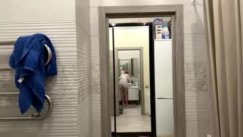 Snapshot of hopethady chatting on 11-02-25, 05:21 Emmi online show from 11-02-25, 05:21