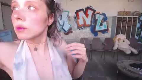 Snapshot of horndemonroxy chatting on 09-09-25, 02:38 Roxy online show from 09-09-25, 02:38