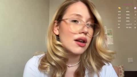 Audrey online show from 02-05-25, 04:06