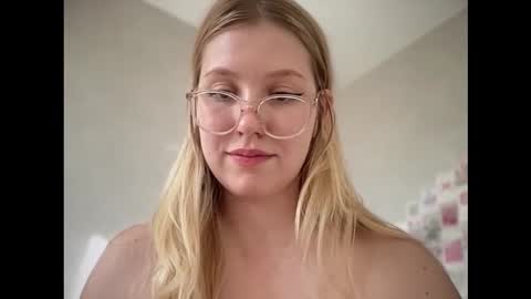 Audrey online show from 09-27-25, 02:38