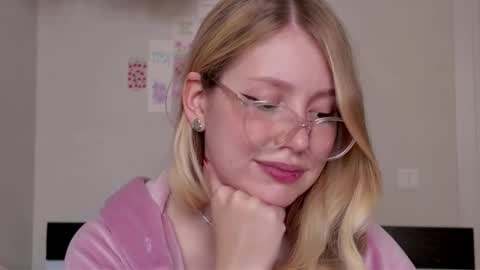 Audrey online show from 10-28-25, 02:59