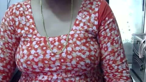 Snapshot of horneydesibaby chatting on 11-09-25, 05:28 horneydesibaby online show from 11-09-25, 05:28