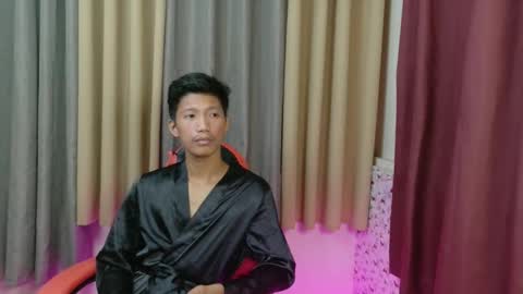 Snapshot of horny_asianmoreno chatting on 11-10-25, 06:29 ROGER online show from 11-10-25, 06:29