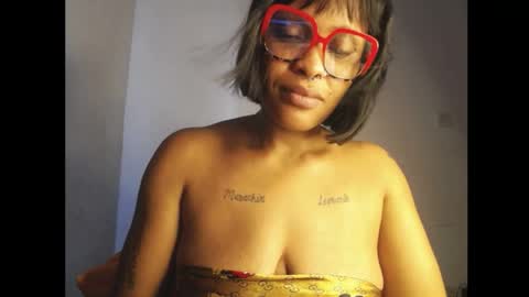 horny_ebonygirl_ online show from 05-01-26, 02:21