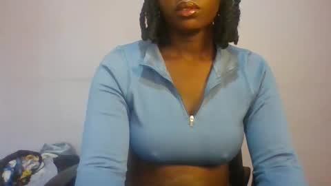 Snapshot of horny_hearts chatting on 03-27-26, 07:36 phanice online show from 03-27-26, 07:36