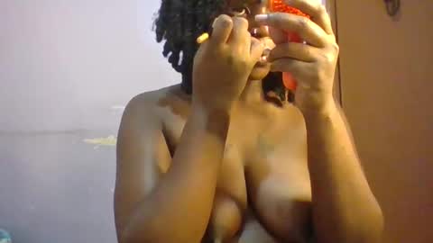 Snapshot of horny_hearts chatting on 04-05-26, 06:16 phanice online show from 04-05-26, 06:16