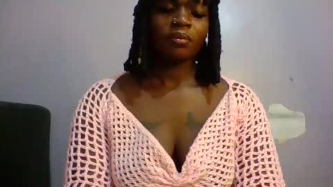 Snapshot of horny_hearts chatting on 04-28-26, 12:32 phanice online show from 04-28-26, 12:32