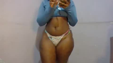 Snapshot of horny_hearts chatting on 05-08-26, 10:59 phanice online show from 05-08-26, 10:59