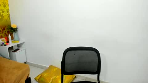 Snapshot of horny_rouse chatting on 01-10-25, 01:21 Rouse online show from 01-10-25, 01:21