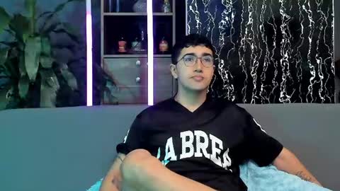 Snapshot of horny_twinks_guys chatting on 06-14-26, 02:08 Alex and Camilo online show from 06-14-26, 02:08