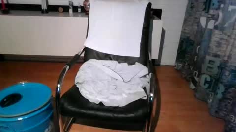 Snapshot of hornyandcum4u chatting on 01-14-25, 04:18 Robbie online show from 01-14-25, 04:18