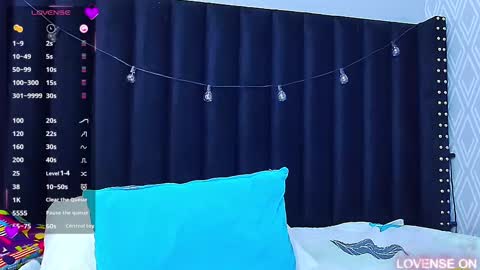 Khloe  online show from 03-09-25, 03:49