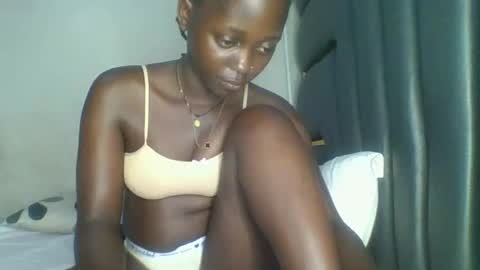 Snapshot of hornybella84 chatting on 04-14-26, 07:25 Bella online show from 04-14-26, 07:25