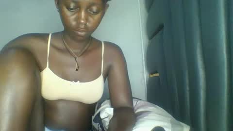 Snapshot of hornybella84 chatting on 04-27-26, 06:55 Bella online show from 04-27-26, 06:55