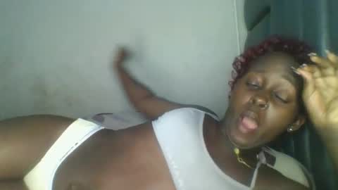 Snapshot of hornybella84 chatting on 04-29-26, 07:01 Bella online show from 04-29-26, 07:01