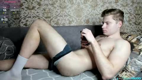 Snapshot of hornyblondieboyy chatting on 04-19-26, 08:02 Max online show from 04-19-26, 08:02