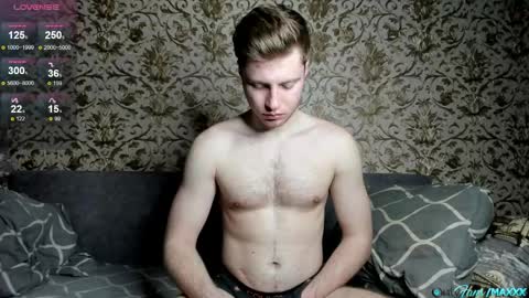 Snapshot of hornyblondieboyy chatting on 04-21-26, 06:34 Max online show from 04-21-26, 06:34
