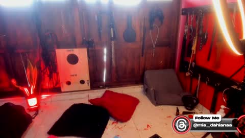 Snapshot of hornydahiana chatting on 02-08-25, 06:44 Mia Dahianaa 2 hornydahianax online show from 02-08-25, 06:44