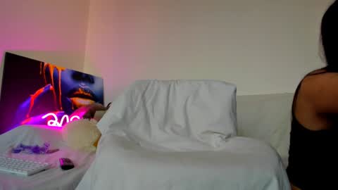 Snapshot of hornyemma_ chatting on 01-15-25, 08:41 Emma online show from 01-15-25, 08:41