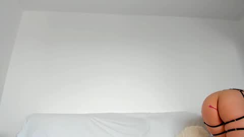 Snapshot of hornyemma_ chatting on 02-05-25, 12:06 Emma online show from 02-05-25, 12:06