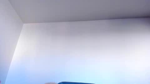 Snapshot of hornyemma_ chatting on 09-22-25, 05:42 Emma online show from 09-22-25, 05:42