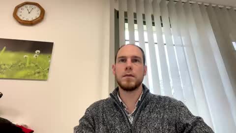 Snapshot of hornygaren chatting on 12-19-24, 10:02 zorander online show from 12-19-24, 10:02