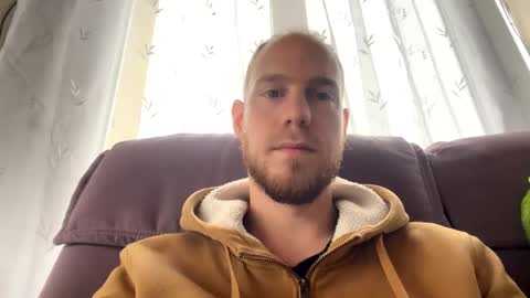 Snapshot of hornygaren chatting on 12-29-24, 10:45 zorander online show from 12-29-24, 10:45