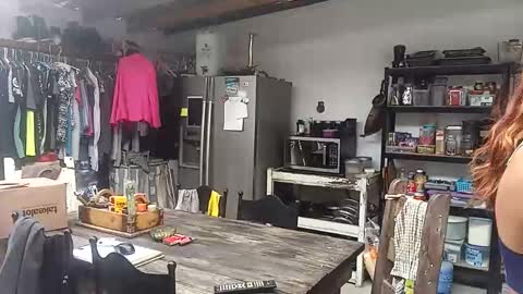 Snapshot of hornyhippies0080 chatting on 10-25-25, 11:40 Nix D online show from 10-25-25, 11:40