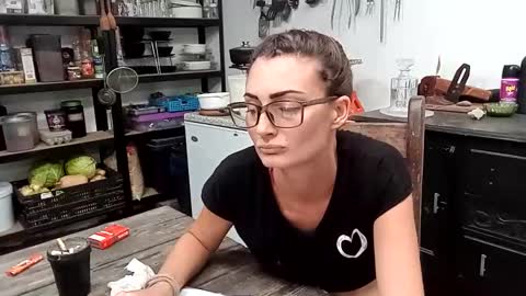 Snapshot of hornyhippies0080 chatting on 11-14-25, 03:55 Nix D online show from 11-14-25, 03:55