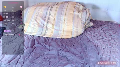 Snapshot of hornyhousekeeper_ chatting on 12-23-24, 04:17 Valentina online show from 12-23-24, 04:17