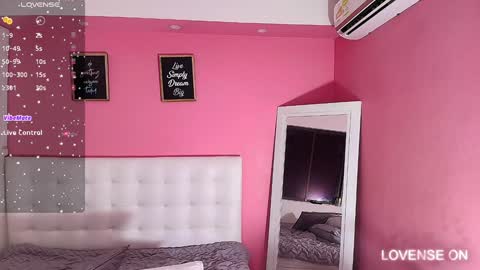 Snapshot of hornyhousekeeper_ chatting on 01-09-25, 12:41 Valentina online show from 01-09-25, 12:41