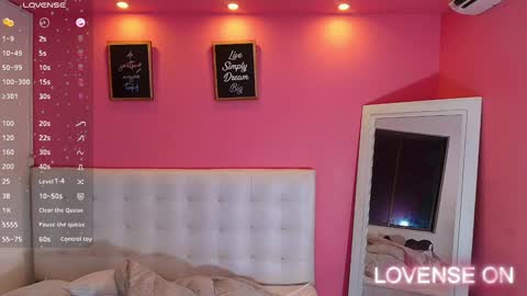 Snapshot of hornyhousekeeper_ chatting on 01-12-25, 12:01 Valentina online show from 01-12-25, 12:01
