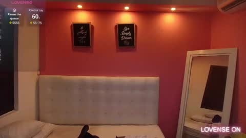 Snapshot of hornyhousekeeper_ chatting on 01-18-25, 12:47 Valentina online show from 01-18-25, 12:47