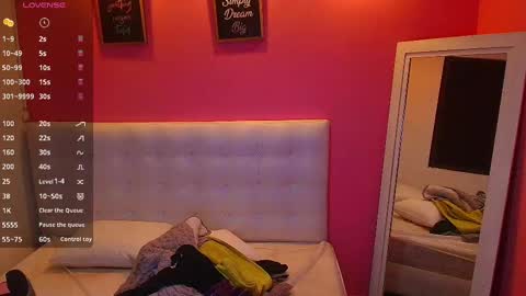 Snapshot of hornyhousekeeper_ chatting on 02-28-25, 12:31 Valentina online show from 02-28-25, 12:31
